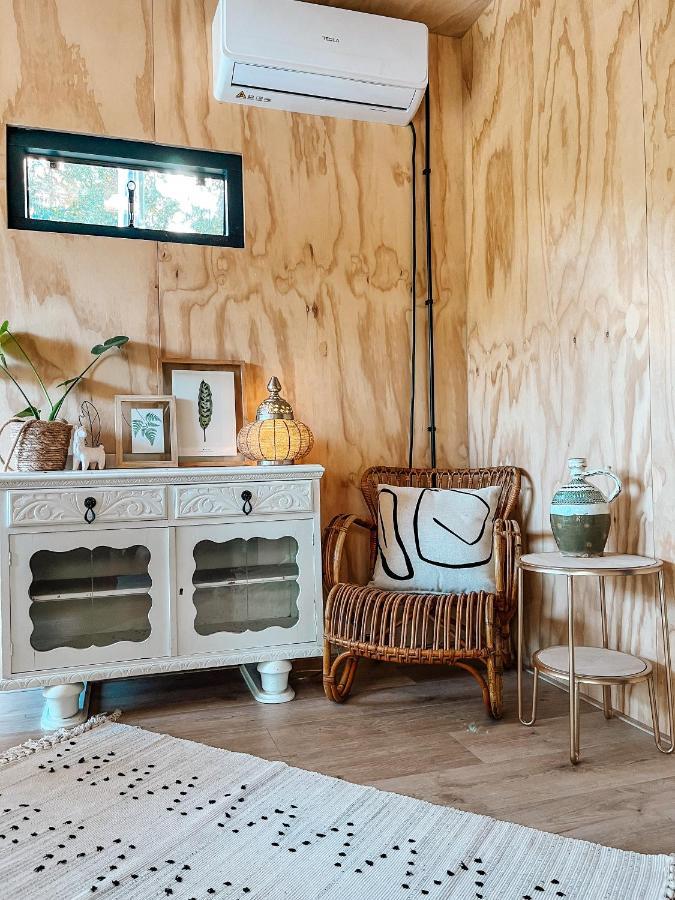Bed and Breakfast Elysian Fields - The Island Tiny House Sadu Экстерьер фото