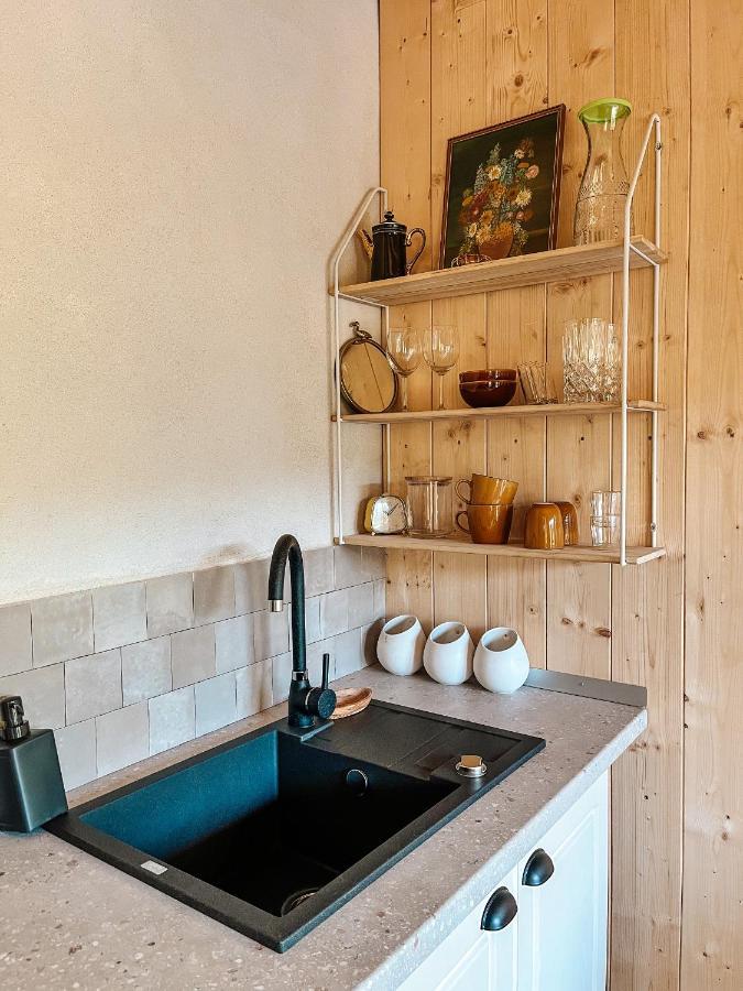 Bed and Breakfast Elysian Fields - The Island Tiny House Sadu Экстерьер фото
